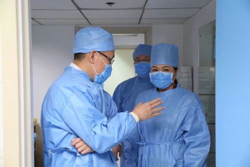 用坚守传递温暖，以管理凝聚力量——市医院管理中心领导除夕慰问一线职工侧记